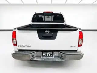 Nissan Frontier 2016 4x4 SV 4dr Crew Cab 5 ft. SB Pickup 6M (midyear release)