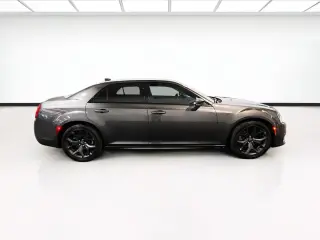Chrysler 300 2021 Touring L 4dr Sedan