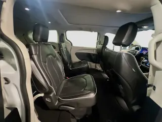 Chrysler Pacifica 2021 AWD Limited 4dr Mini-Van