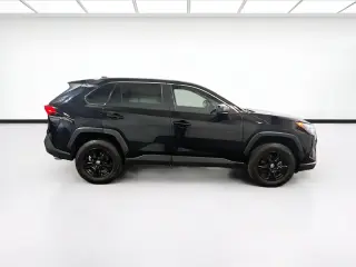 Toyota RAV4 2023 AWD LE 4dr SUV