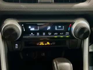 Toyota RAV4 2023 LE 4dr SUV