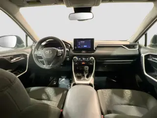 Toyota RAV4 2023 XLE 4dr SUV