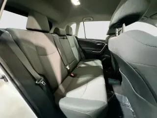 Toyota RAV4 2023 XLE 4dr SUV