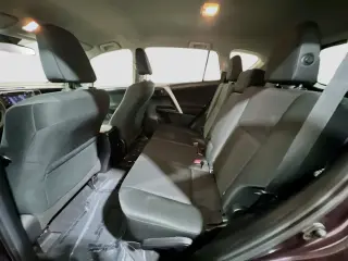 Toyota RAV4 2018 LE 4dr SUV