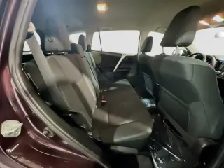 Toyota RAV4 2018 LE 4dr SUV