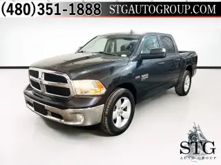 Ram 1500 Classic 2021 4x4 Tradesman 4dr Crew Cab 5.5 ft. SB Pickup