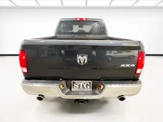 Ram 1500 Classic 2021 4x4 Tradesman 4dr Crew Cab 5.5 ft. SB Pickup