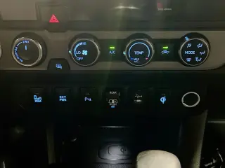 Toyota Tacoma 2018 4x4 TRD Pro 4dr Double Cab 5.0 ft SB 6M