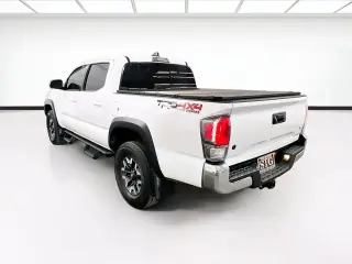 Toyota Tacoma 2022 4x4 TRD Off-Road 4dr Double Cab 5.0 ft SB 6A