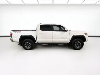 Toyota Tacoma 2022 4x4 TRD Off-Road 4dr Double Cab 5.0 ft SB 6A