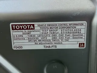 Toyota Tacoma 2025 4x4 SR 4dr Double Cab 5.0 ft SB 8A