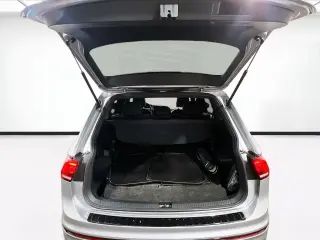Volkswagen Tiguan 2023 SE R-Line Black 4dr SUV