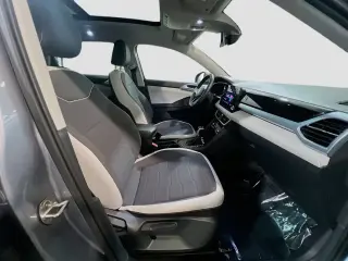 Volkswagen Taos 2025 SE 4dr SUV