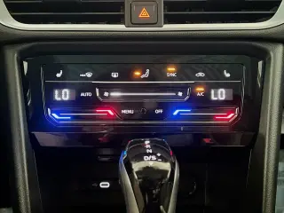 Volkswagen Taos 2025 SE 4dr SUV