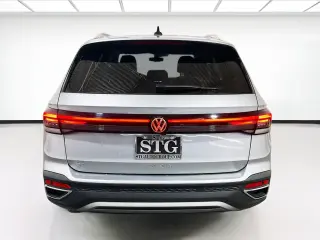 Volkswagen Taos 2025 SE 4dr SUV