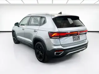 Volkswagen Taos 2025 SE 4dr SUV