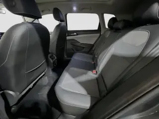 Volkswagen Taos 2022 SE 4dr SUV