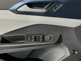 Volkswagen Taos 2022 SE 4dr SUV