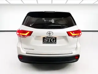 Toyota Highlander 2017 LE 4dr SUV (3.5L V6)
