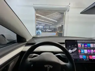Tesla Model 3 2023 AWD Performance 4dr Sedan