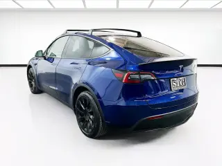 Tesla Model Y 2022 AWD Long Range 4dr Crossover
