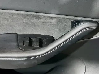 Tesla Model Y 2022 AWD Long Range 4dr Crossover