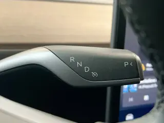 Tesla Model Y 2024 AWD Long Range 4dr Crossover