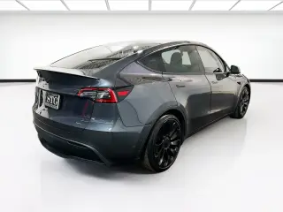 Tesla Model Y 2022 AWD Performance 4dr Crossover