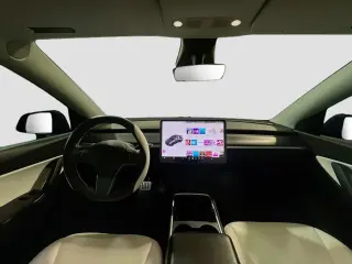 Tesla Model Y 2022 AWD Performance 4dr Crossover