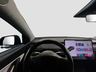 Tesla Model Y 2022 AWD Performance 4dr Crossover