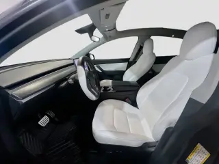 Tesla Model Y 2022 AWD Performance 4dr Crossover