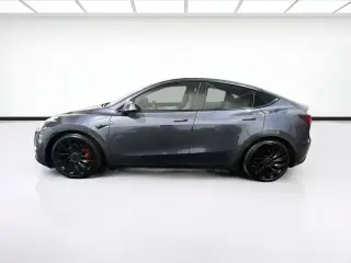 Tesla Model Y 2022 AWD Performance 4dr Crossover