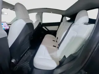 Tesla Model Y 2022 AWD Performance 4dr Crossover