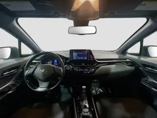 Toyota C-HR 2019 XLE 4dr Crossover
