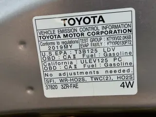 Toyota C-HR 2019 XLE 4dr Crossover