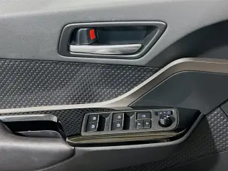 Toyota C-HR 2019 XLE 4dr Crossover