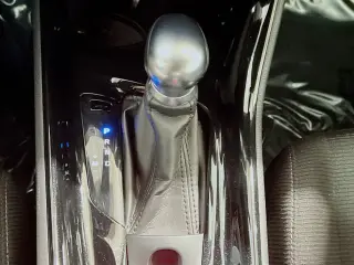 Toyota C-HR 2019 XLE 4dr Crossover