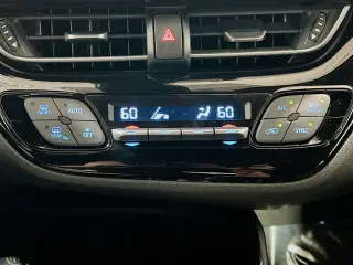 Toyota C-HR 2019 XLE 4dr Crossover