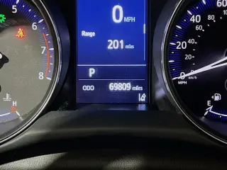 Toyota C-HR 2019 XLE 4dr Crossover