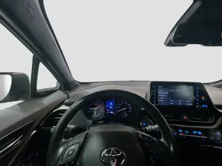 Toyota C-HR 2019 XLE 4dr Crossover