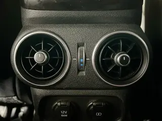Kia Stinger 2018 Premium 4dr Sedan