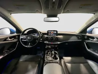 Kia Stinger 2018 Premium 4dr Sedan