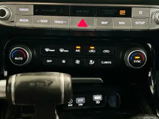 Kia Stinger 2018 Premium 4dr Sedan