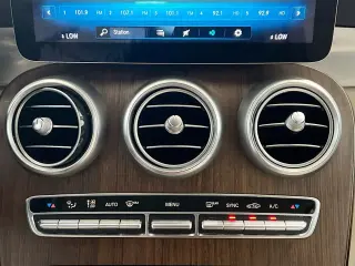 Mercedes-Benz GLC 2021 GLC 300 4dr SUV