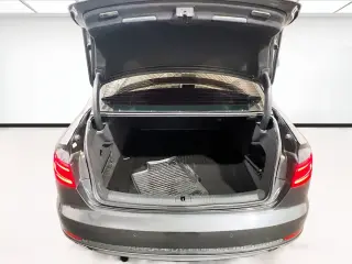 Audi A4 2018 AWD 2.0T quattro Premium Plus 4dr Sedan 7A