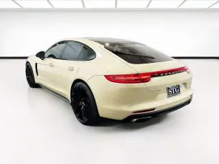 Porsche Panamera 2018 AWD 4 4dr Sedan