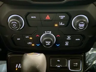 Jeep Renegade 2023 4x4 Trailhawk 4dr SUV
