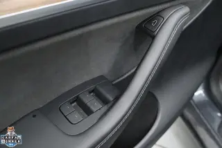 Tesla Model Y 2023 4dr Crossover