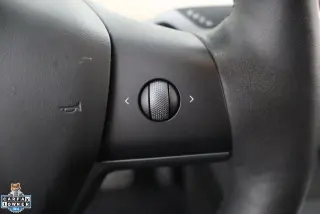 Tesla Model Y 2023 4dr Crossover