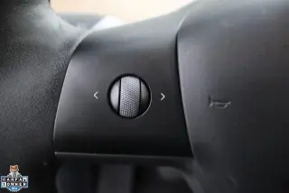 Tesla Model Y 2023 4dr Crossover